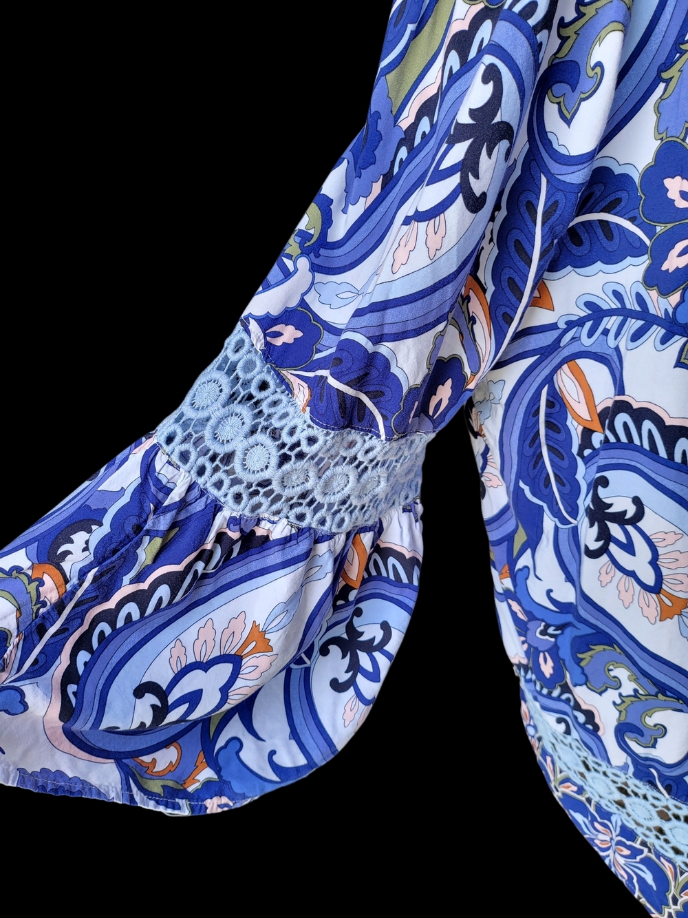 Crown & Ivy Curvy 1X Blue Paisley Boho Tunic Top Lace Bell Sleeve - Picture 4 of 6